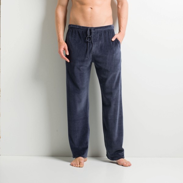 Pants with side seam pockets and drawstring